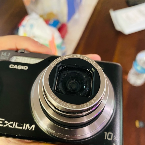 CASIO EXILIM EX-H15 Casio Exilim EX-H15 Digital Camera EX-H15BK